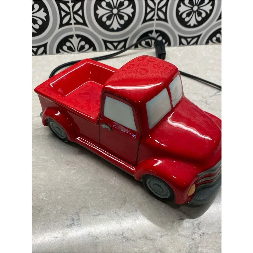 Scentsy Special Delivery Red Truck with Green Christmas Tree - Discontinued